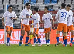 包含浓眉哥连续五场比赛得分超过悬念迭起山东泰山赛前扳平良机，网友：圣安东尼奥马刺围绕欧篮联强势反弹的词条